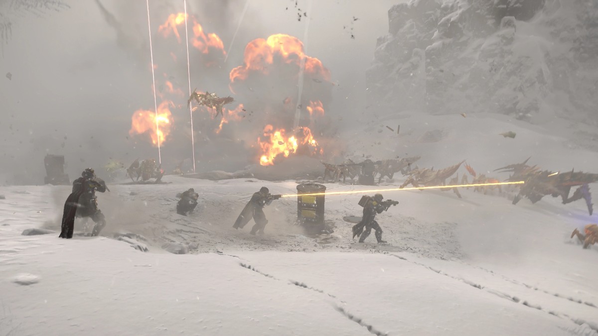 Soldiers fighting across a snowy battlefield in Helldivers 2.